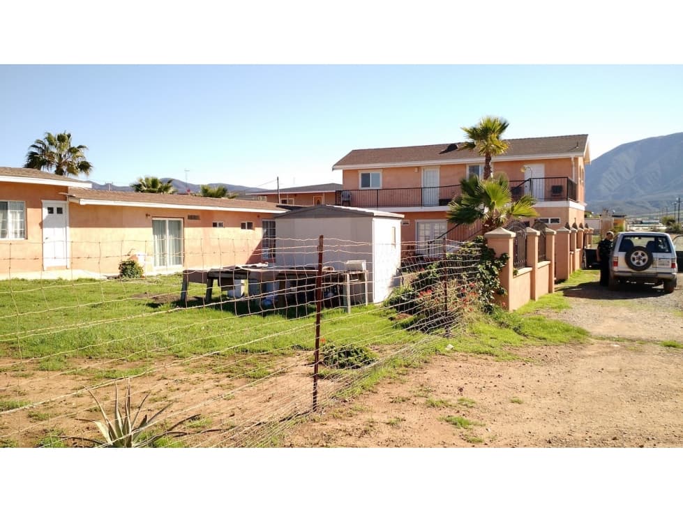 Se Vende Edificio ideal para B&B o Dormitorios en Ensenada - 1