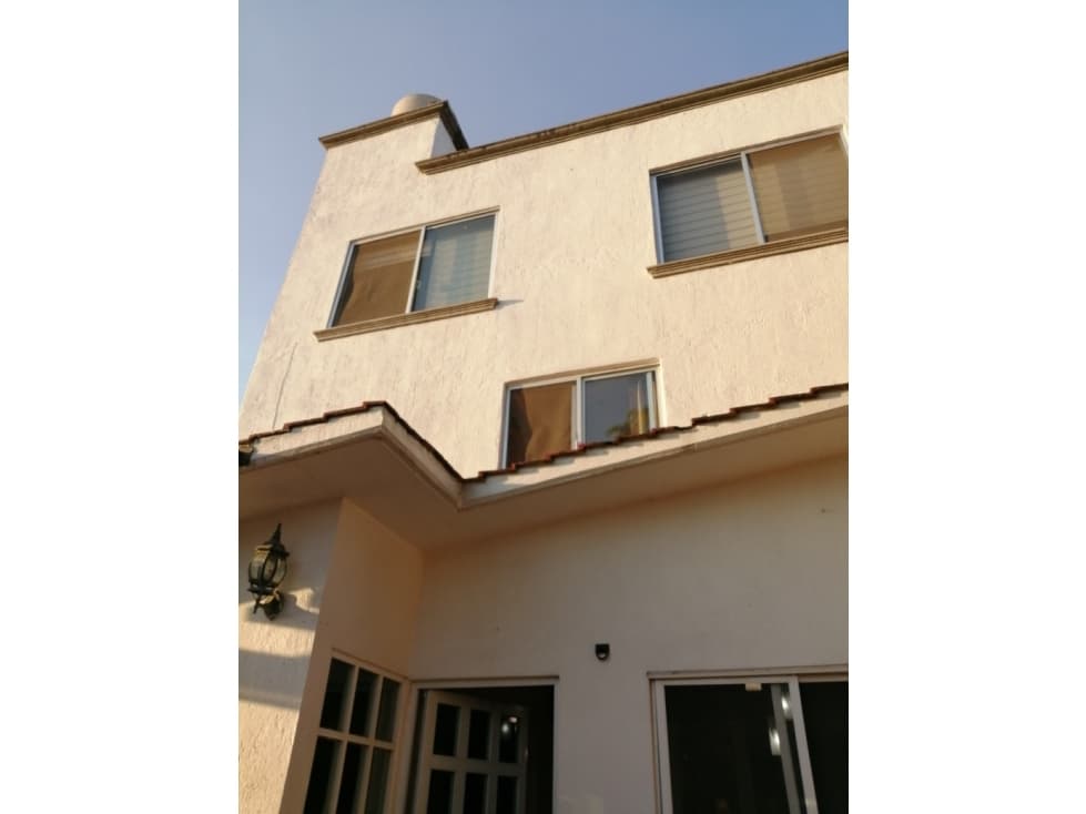 Venta de Casa en Condominio en La Colonia Maravillas - 1