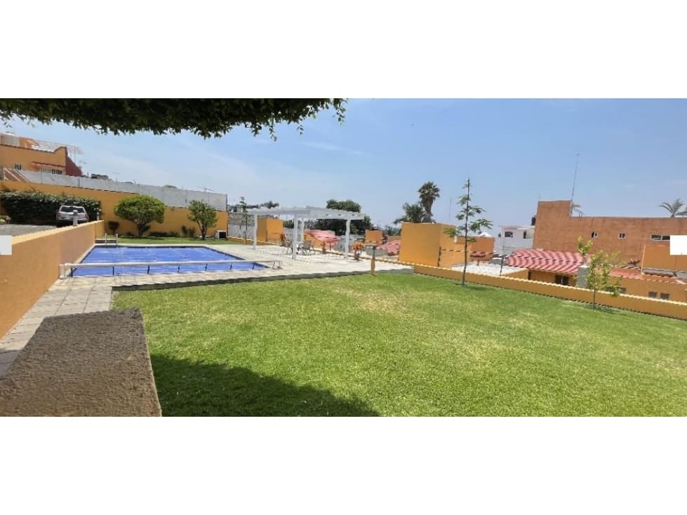 Renta de Casa en Condominio en Lomas de Cortes - 1