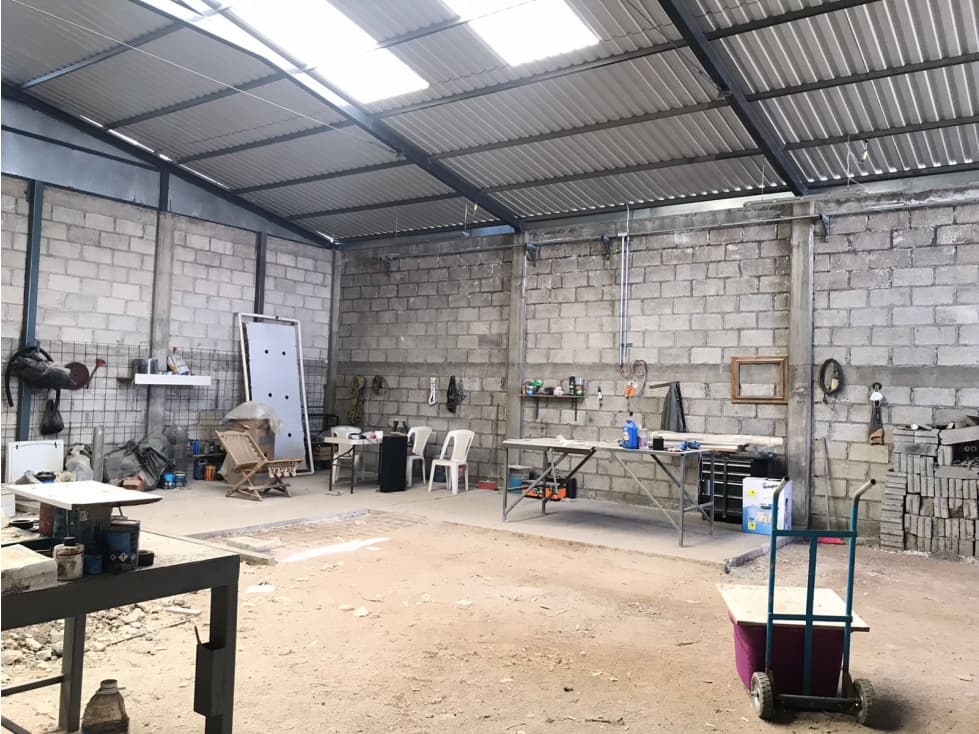 VENTA DE AMPLIA BODEGA  $2,500,000 EN SAN JOSÉ EL ALTO, QUERETARO - 1