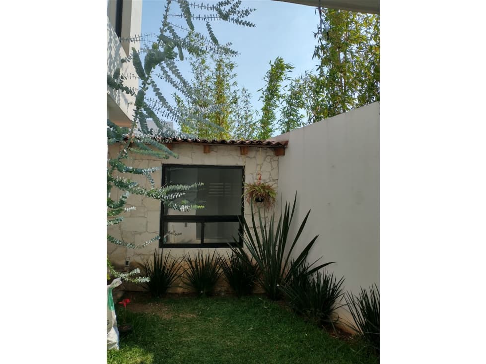 SE RENTA CASA EN VISTAS ALTOZANO - 1
