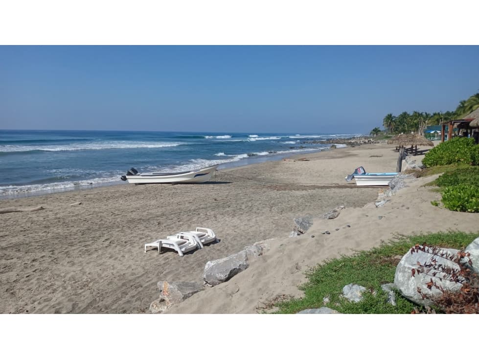 Se vende terreno en playa troncones a 10 min de Ixtapa - 1