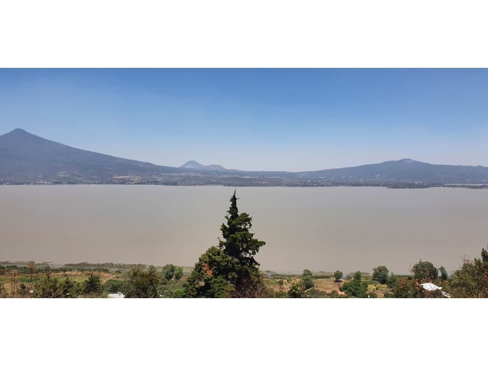 Se Venden Terrenos Panorámicos a la Orilla del Lago de Pátzcuaro - 1