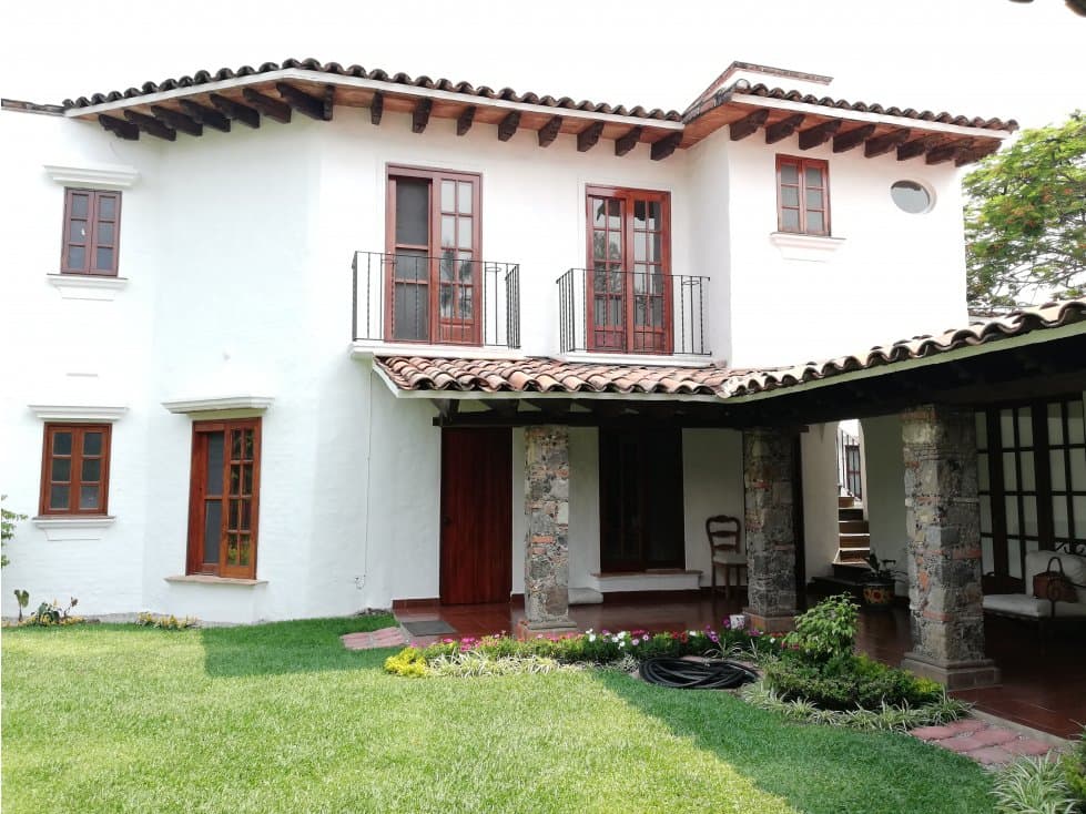 Casa en Cuernavaca en venta 5 recamaras - 1