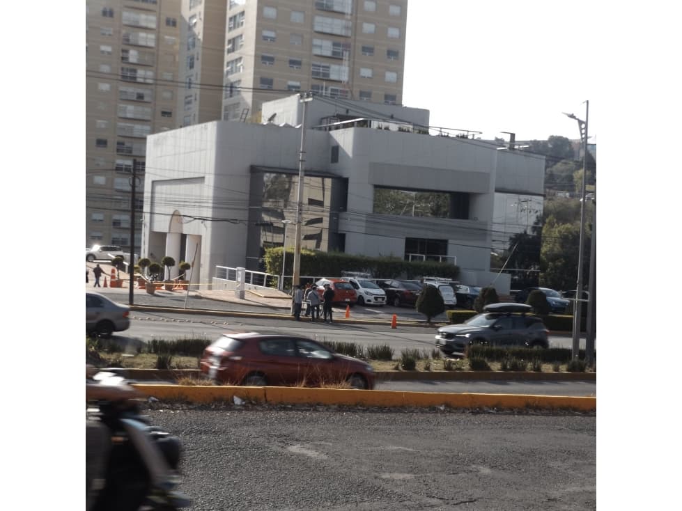 LOCAL COMERCIAL 500M2 RENTA LOMAS VERDES NAUCALPAN - 1