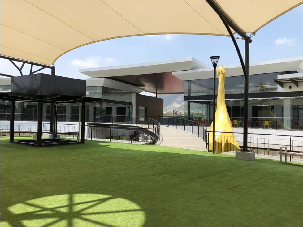 Oficinas en Renta vista a Raúl Salinas 197.65 mts2 DD01  Plaza LSL - 1