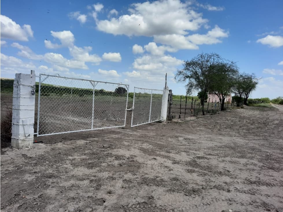 TERRENO EN VENTA CERCA DE KIA - 1