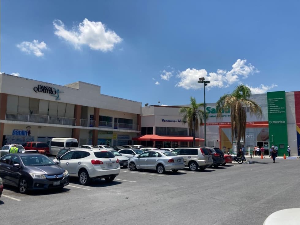 Local Renta 58 mts2 planta alta Plaza Santa Catarina LSL - 1