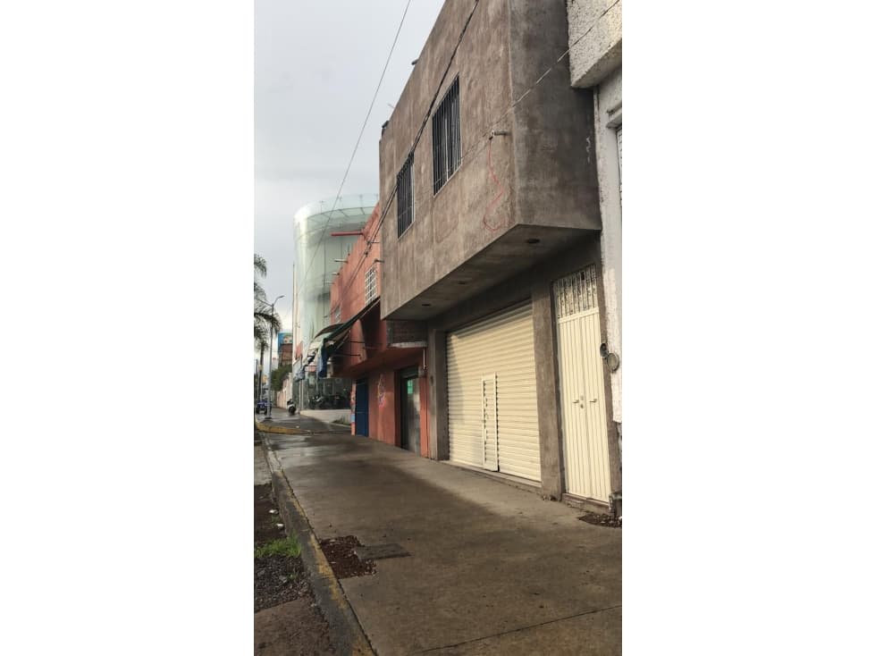 LOCAL CON DEPARTAMENTO SOBRE BLVD. URIANGATO EN MOROLEON - 1