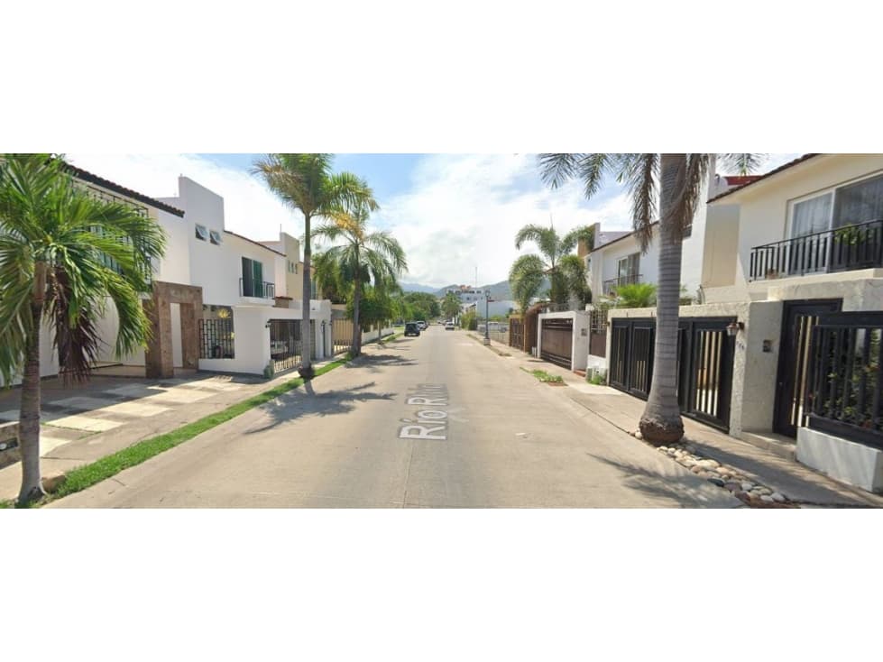 Hermosa casa en remate Residencial Fluvial Vallarta, Puerto Vallarta - 1