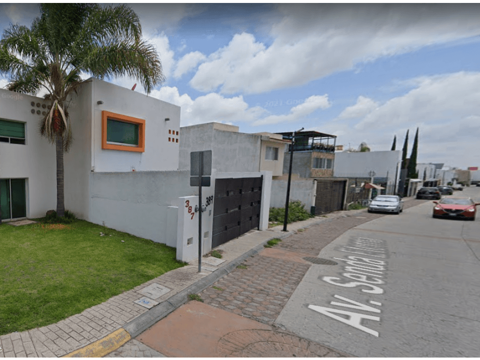 CASAS EN REMATE EN MILENIO III, QUERETARO. - 1