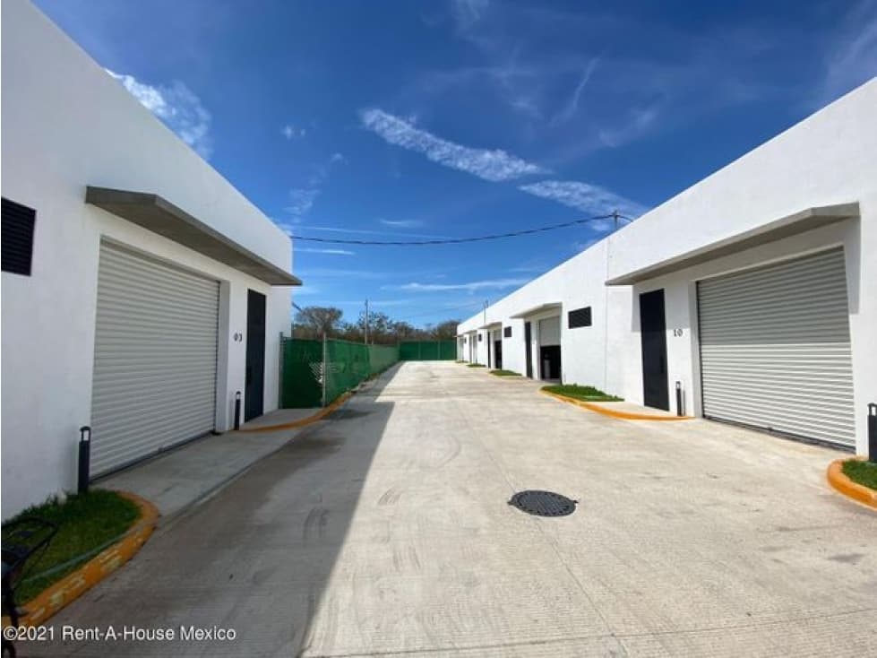 Bodega en venta en Conkal MT 22-85 - 1