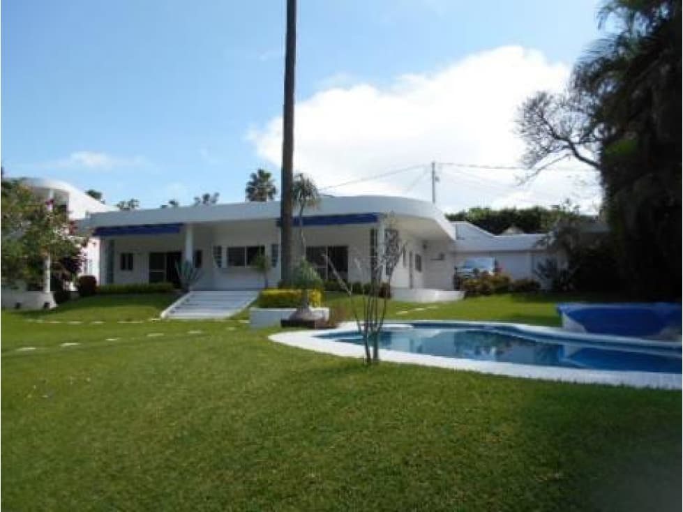 CASA EN VENTA A ORILLA DEL LAGO "LP" - 1