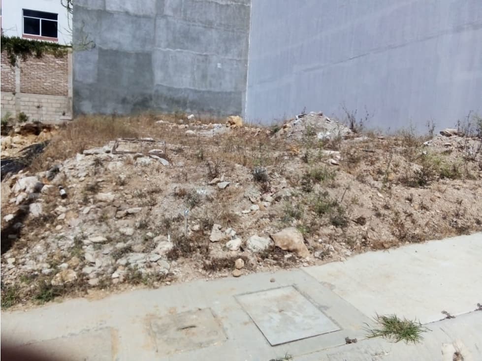 GRAN VENTA LOTE CON SERVICIO EN FRACC LOS PINOS - 1