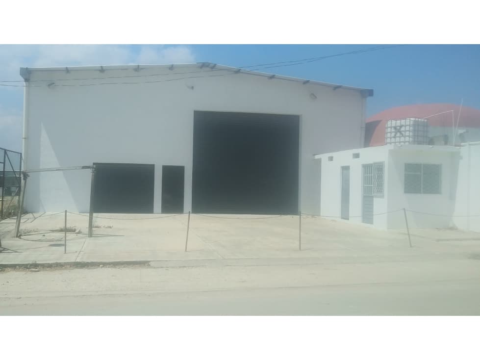 SE VENDE BODEGA DE 750 M2 - 1