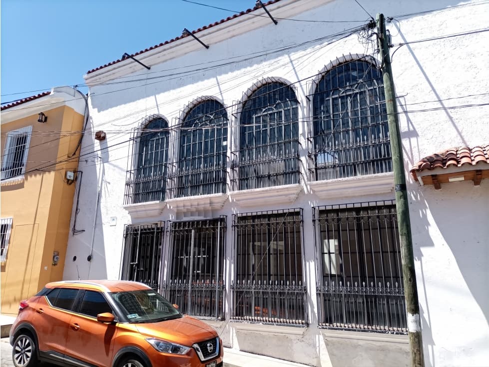 Local  perfecto para oficinas o institución pequeña - 1