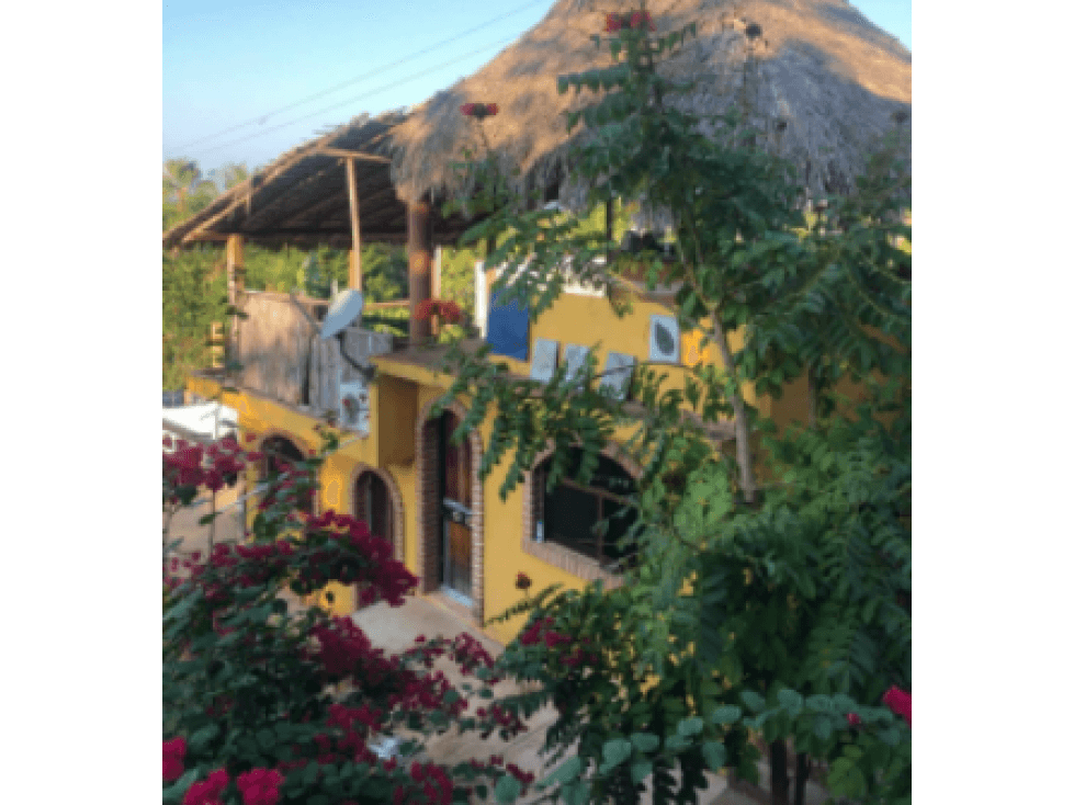 Emiliano Zapata / Casa de 2 pisos + 2 departamentos / Vista al mar - 1