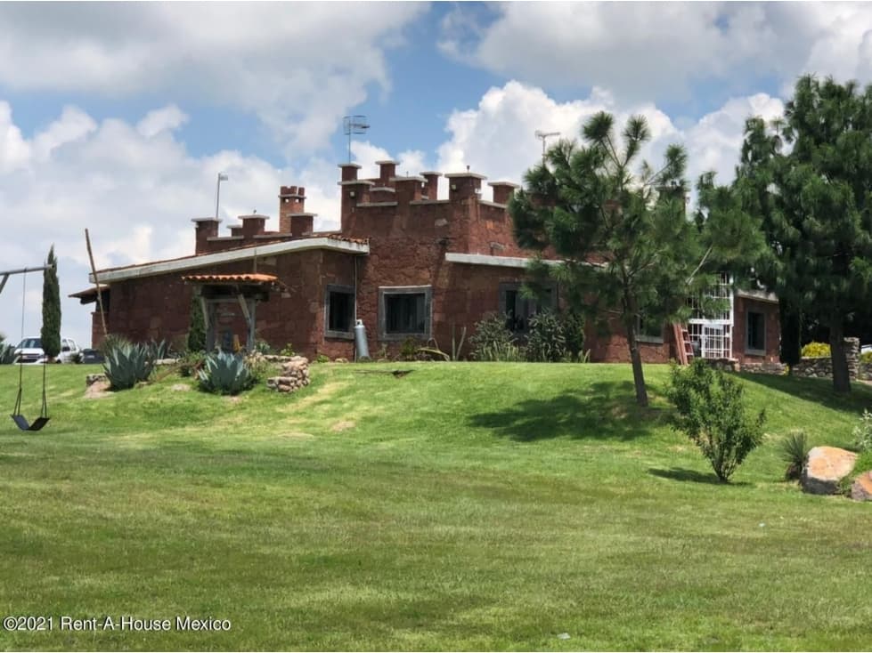 Hermosa Finca en Venta en Amealco KP - 1