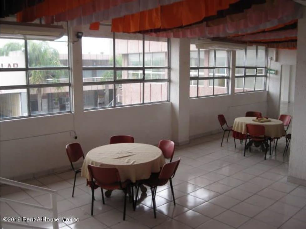 VENTA - Plaza comercial con locales, en Ciudad del Sol - 1