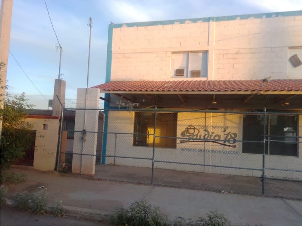 VENTA LOCAL COMERCIAL CON AMPLIO TERRENO - 1
