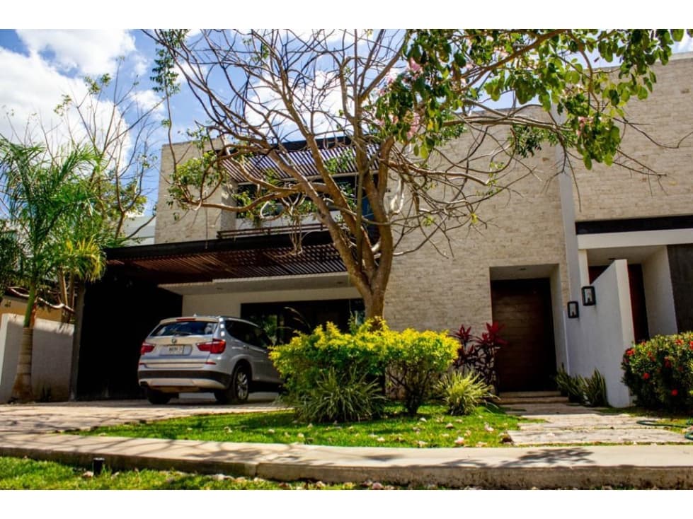 Hermosa casa en RENTA  fraccionamiento "PARQUE CENTRAL" - 1