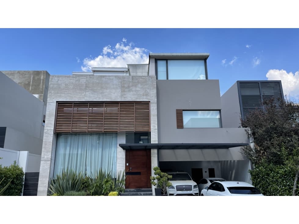 Espectacular casa en renta en Residencial Cumbres - 1