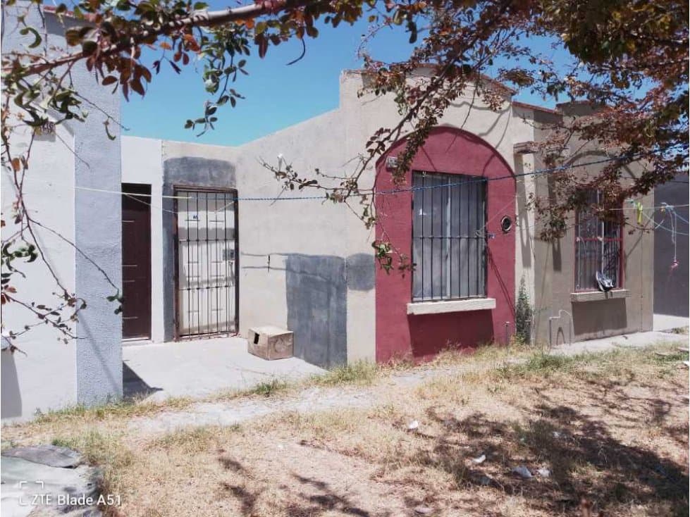 Linda casa unifamiliar con áreas verdes enfrente muy tranquilo - 1