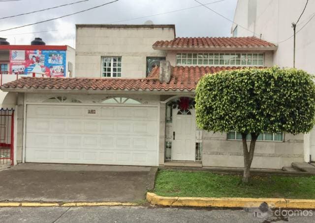 SE VENDE HERMOSA CASA CON JARDIN EN XALAPA-VERACRUZ - 1