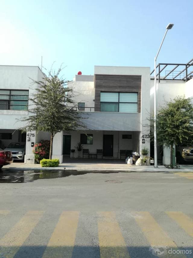 Casa en venta en San Nicolás en Fraccionamiento Privado Vivenza , muy cerca de los centros comerciales, CITADEL, Paseo La Fé, plaza Comercial La Fé. - 1