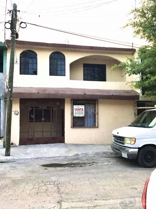 Casa en venta en San Nicolás de los Garza, col. San Isidro, cerca de Av. Arturo B, Av. Santo Domingo, Av. Sendero, Av. Morenita Mía, A col. ROBLES San Nicolás. - 1