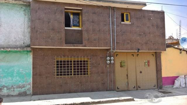 ¡¡¡Excelente Oportunidad para Invertir, casa con 4 departamentos!! - 1
