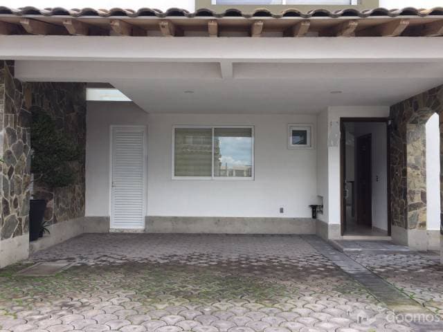 RENTO BONITA Y ACOGEDORA CASA-RESIDENCIA A 20 MIN SENDERO - 1