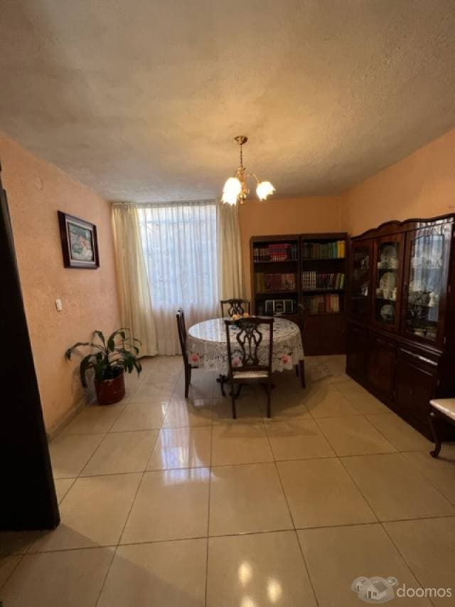 Casa con un departamento en la Colonia Industrial, Gustavo A. Madero, CDMX. - 1