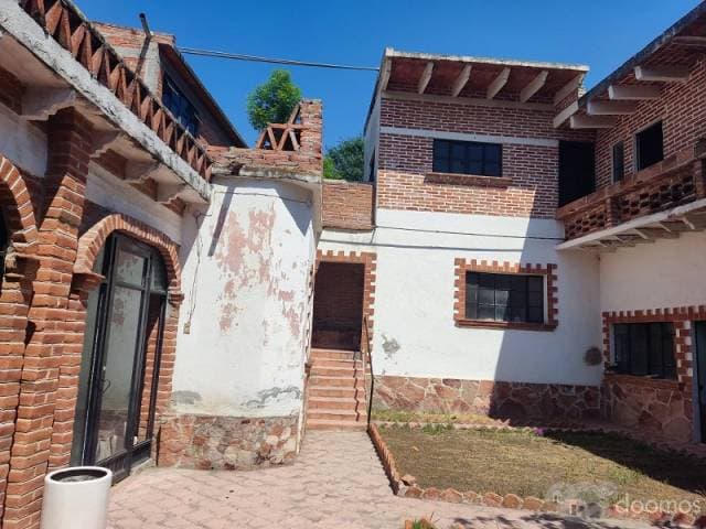 Propiedad en venta para remodelar en el centro de Tequisquiapan - 1