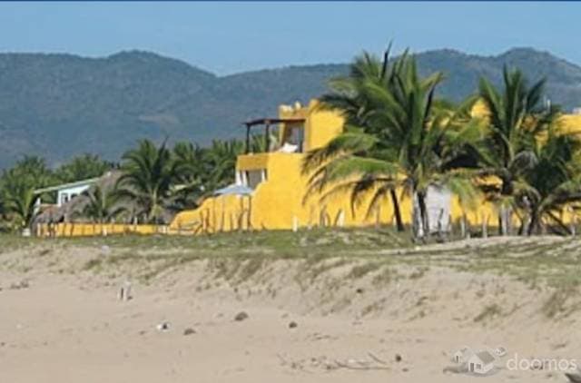 Excelente oportunidad de inversión casa frente a la Playa - 1