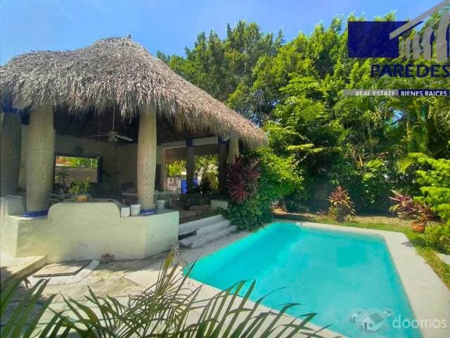 C101 En Venta casa 3 recamaras Alberca amplia Terreza en Ixtapa - 1