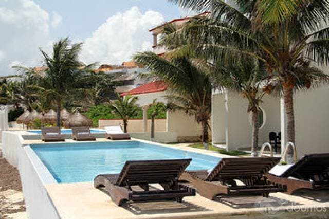 HERMOSO DEPARTAMENTO AMUEBLADO FRENTE AL MAR EN LA RIVIERA MAYA - 1