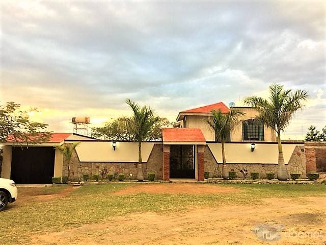 Casa en Venta, Juanacatlán, Jalisco - 1