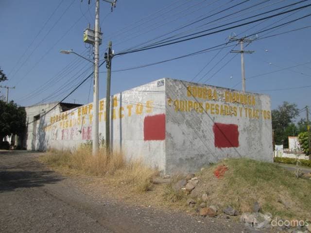 SE VENDE TERRENO CON ANTIGUA BODEGA EN ESQUINA DE CALLE PROLONGACIÓN HIDALGO, EN ZAPOTLANEJO, JALISCO. - 1