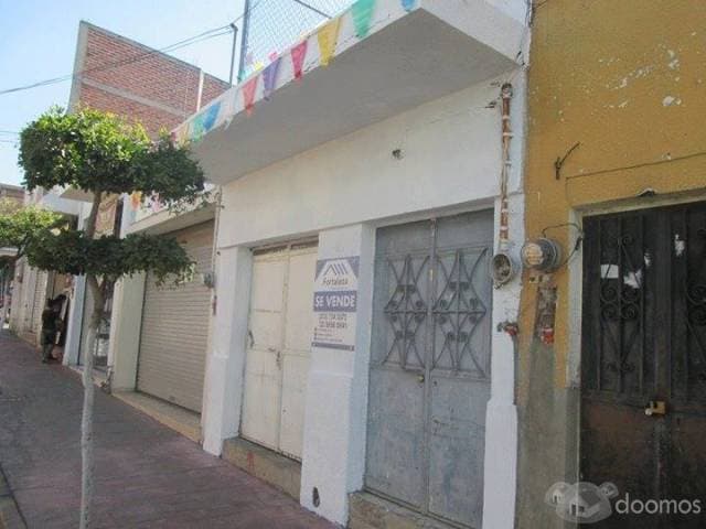 SE VENDE TERRENO EN ZONA COMERCIAL, CALLE LÓPEZ RAYÓN #72 EN ZAPOTLANEJO, JALISCO - 1