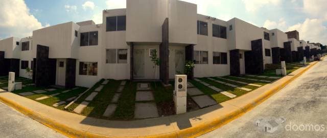 ¡Hermosa Casa en Lago Residencial! - 1