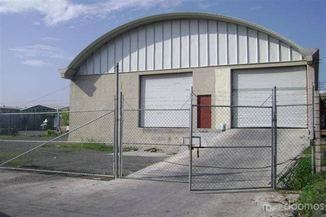 rento bodega de 700 m2 en cd industrial bruno pagliai - 1