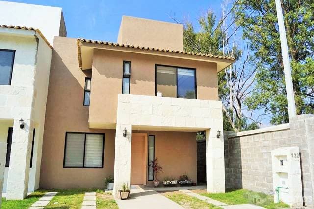 Casa en venta en Fraccionamiento en Corregidora, Querétaro - 1