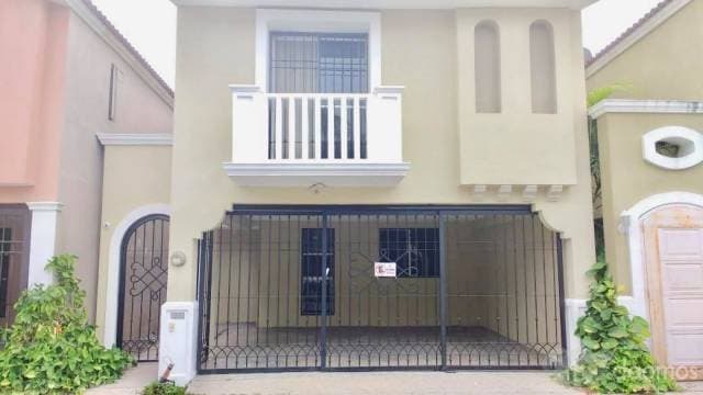Se renta casa en CERRADAS DE ANÁHUAC, Escobedo (PEGADO A San Nicolás) CON CLIMA - 1