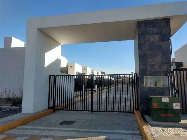 EXCELENTE CASA EN VENTA - 1