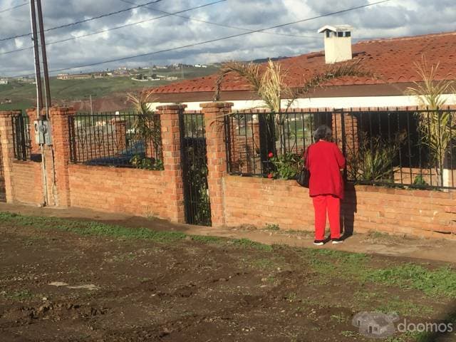 Se vende Casa amplia con terreno extra y vista al mar - 1