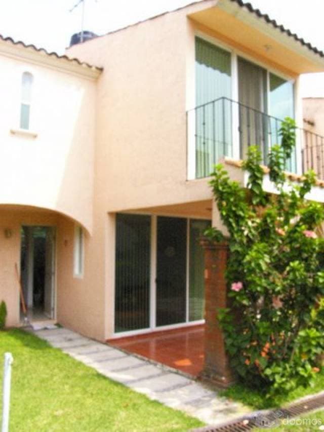 SE RENTA CASA EN CUAUTLA MORELOS BIEN UBICADA - 1