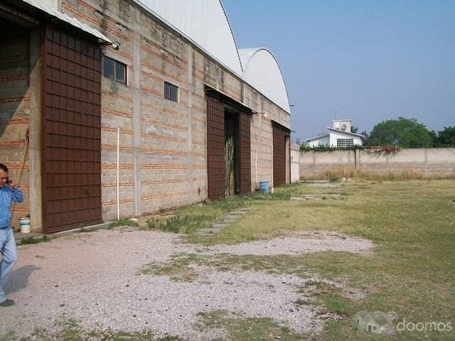 BODEGA EN RENTA ENTRE CUAUTLA Y CUERNAVACA MORELOS - 1
