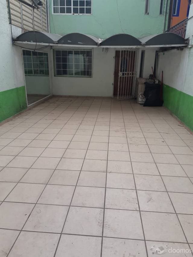 Se vende casa de 3 recamaras,1 baño, 1/2 baño - 1