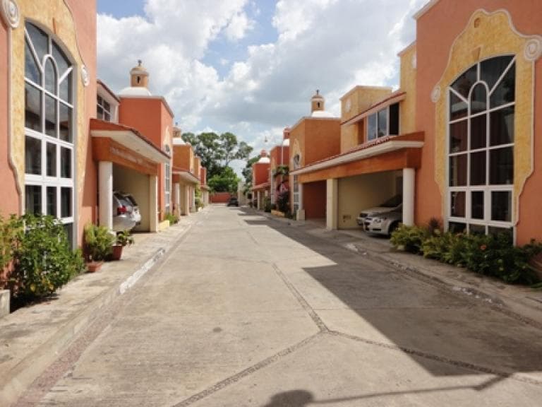 Casa en renta tres recamaras climatizadas con closet y baños - 1